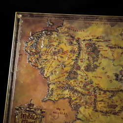 LE SEIGNEUR DES ANNEAUX - Carte en métal Edition LimitéeFIGZLOTR17_3.jpg5060948293662